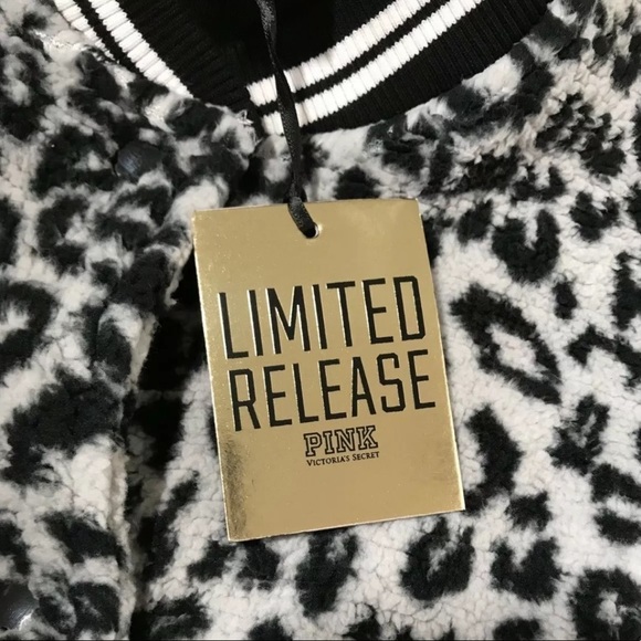 VS Pink Limited Gray Leopard Sherpa Bomber Jacket - Picture 7 of 8